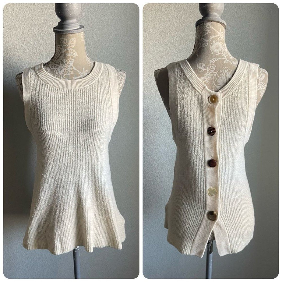 Authentic Anthropologie Moth Sleeveless Knit Button Bac