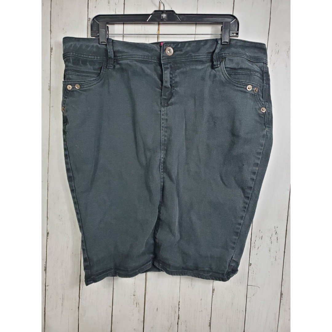 Factory Direct  Torrid Jean Skirt Women´s Size 16 