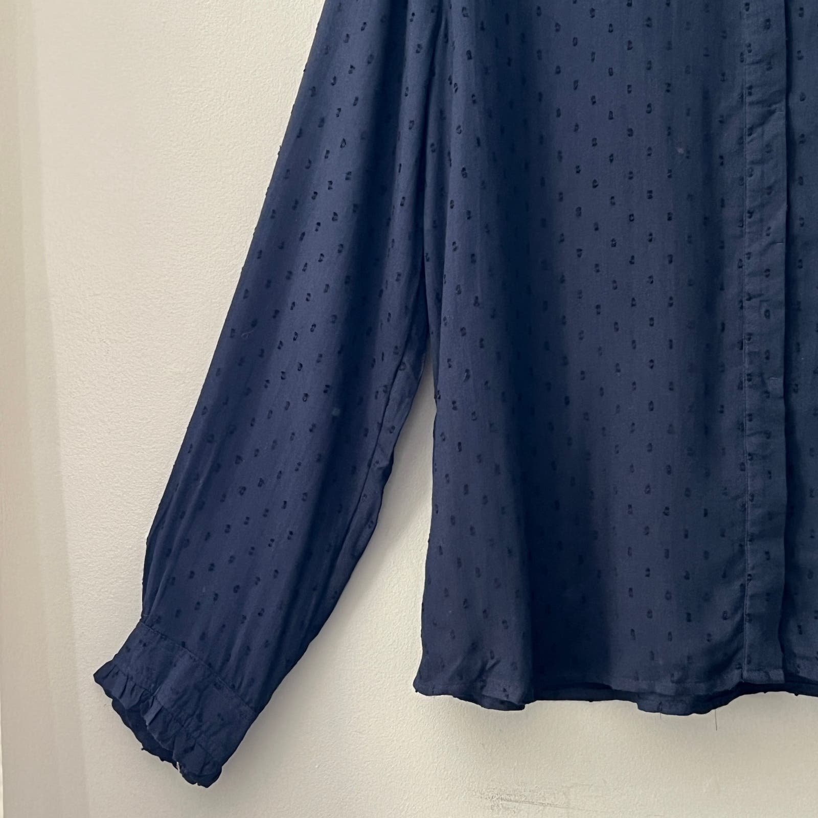 Elegant Loft Long Sleeve Button Down Ruffle Neck Dotted Shirt Size XL Blue m0kGEHNlR Zero Profit 