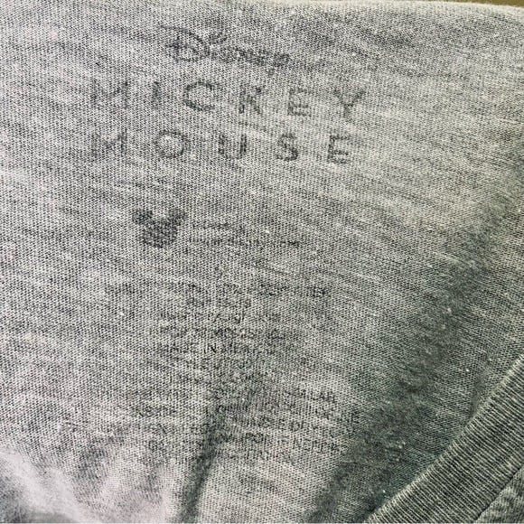 large selection Disney Mickey Mouse Gray T-shirt M/L FuG28OrE7 Online Shop