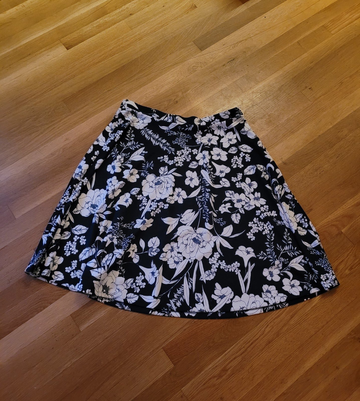 Factory Direct  Roz & Ali Blue Floral Knee Length Skirt