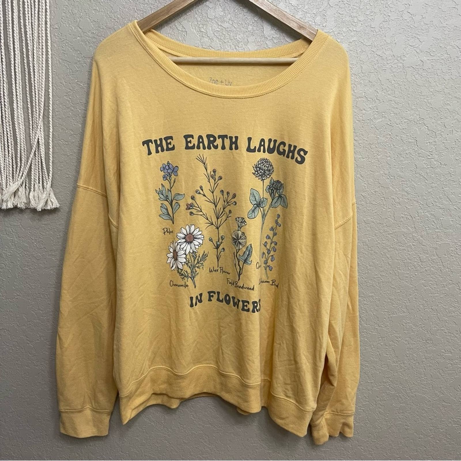 Cheap Zoe+ Liv The Earth Laughs Flowers pullover sweats