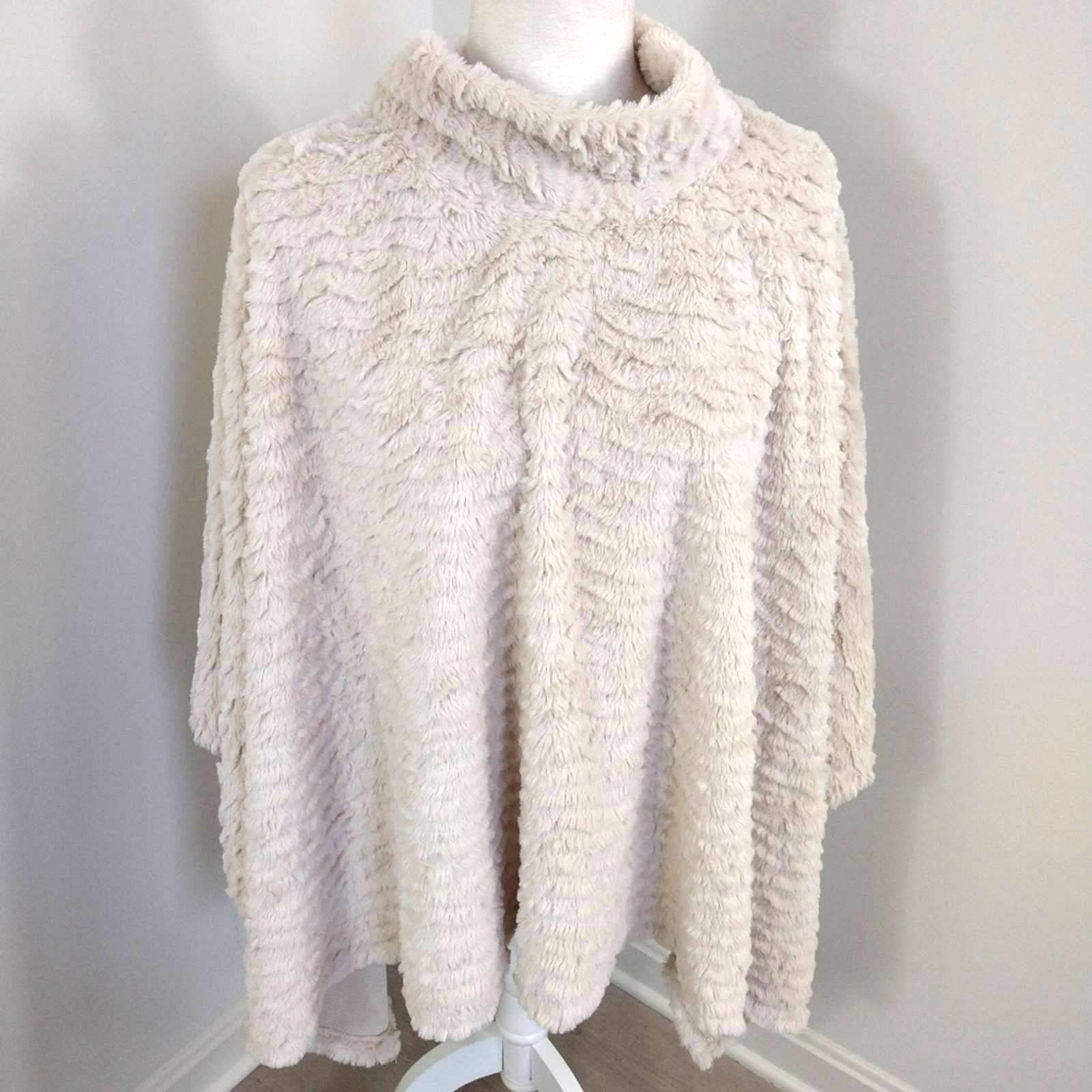 Wholesale price Le Moda cream tan soft faux fur poncho one size mock neck comfort shabby chic IwNl3g6Vd all for you